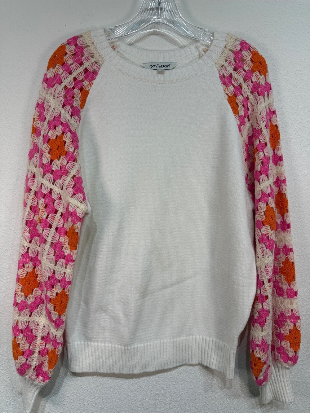 Davi & Dani crochet sweater size Small